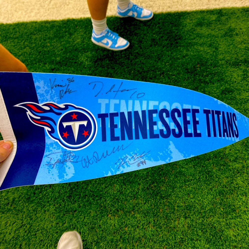 Tennessee Titans NFL Pennant Autographed by Derek Henry & Deandre Hopkins etc.
